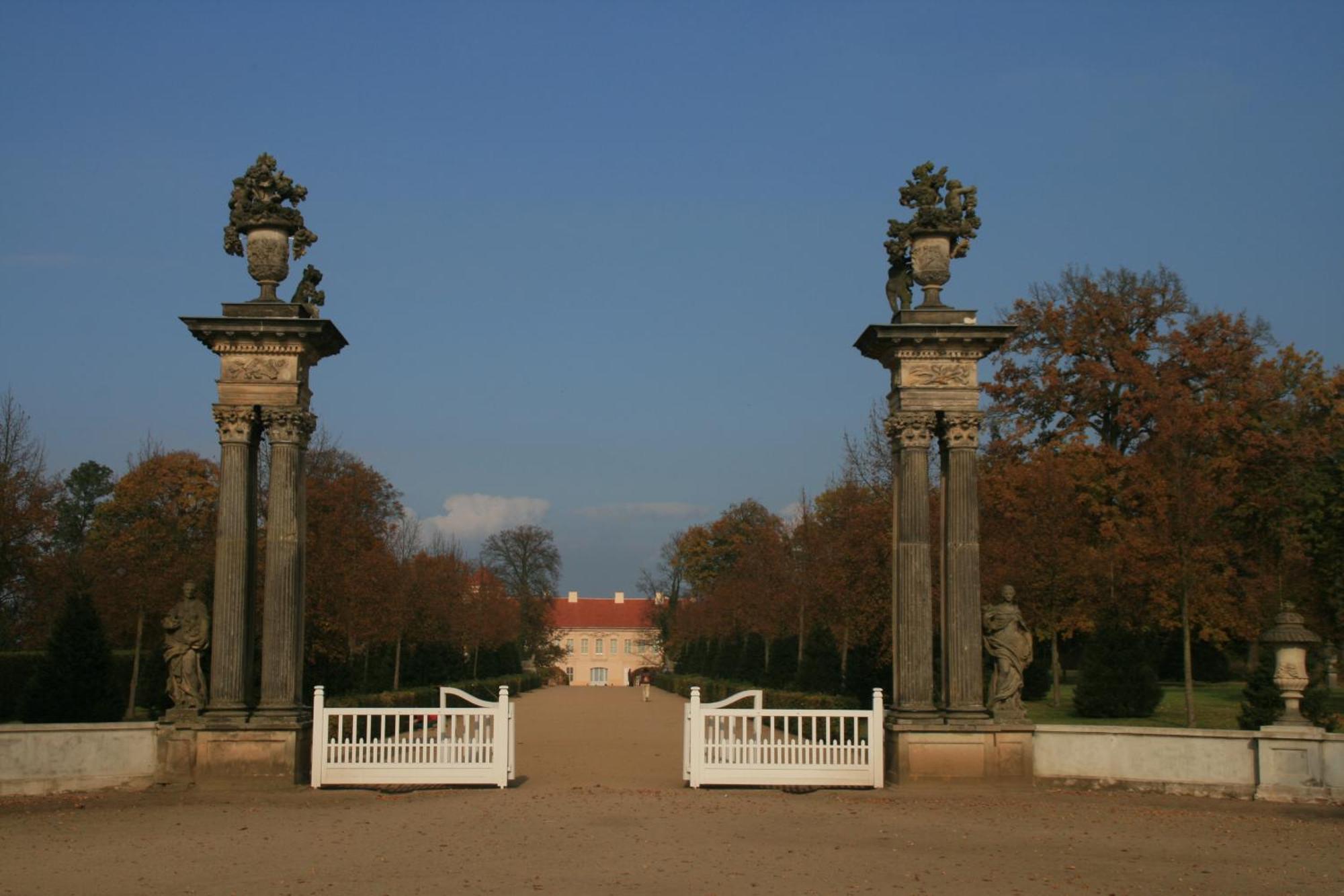 Pension Am Rheinsberger Schlosspark ภายนอก รูปภาพ